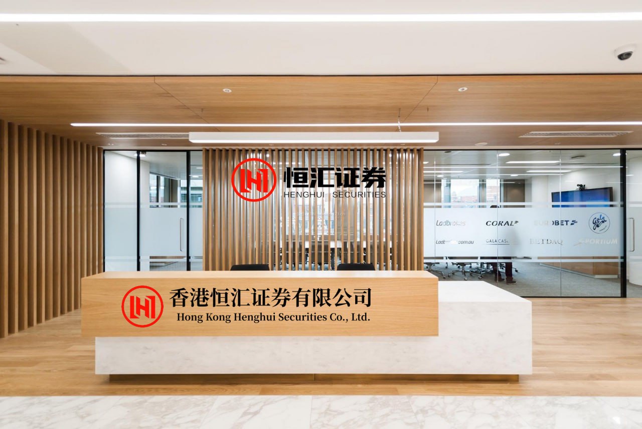 创高网 特朗普召见油气高管商讨长期封锁伊朗